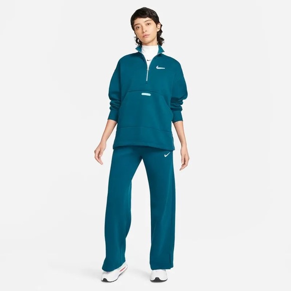 NIKE Swoosh Quarter Zip - Picture 3 of 3